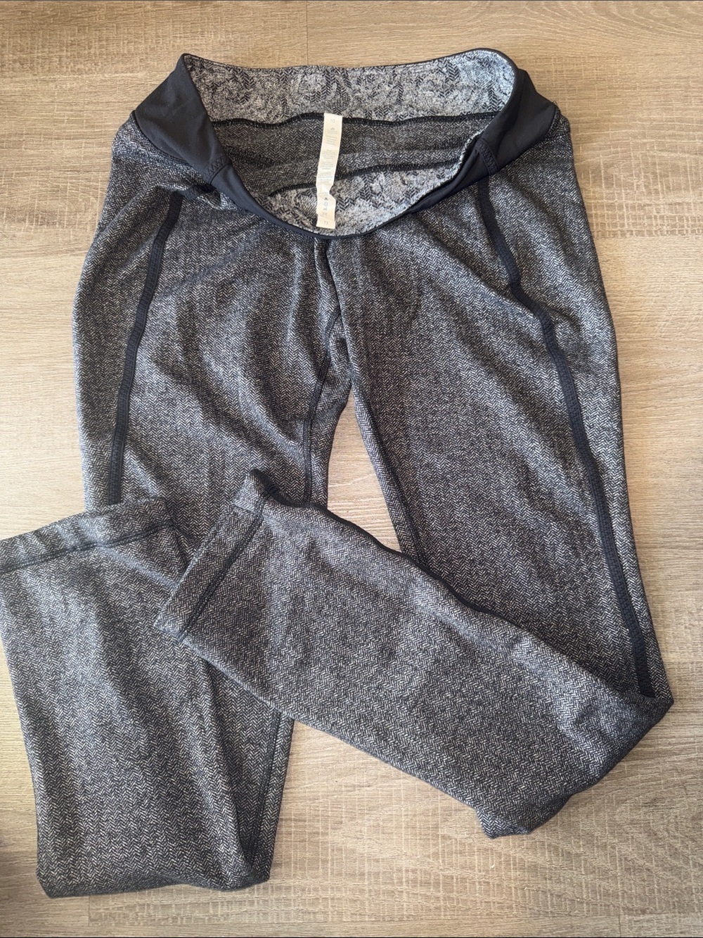 Lululemon Herringbone Knit Mini Flare Yoga Pants Gray Black Size 10
